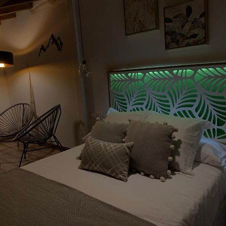 La Casa Rebonita Guest House Candelario Exterior photo